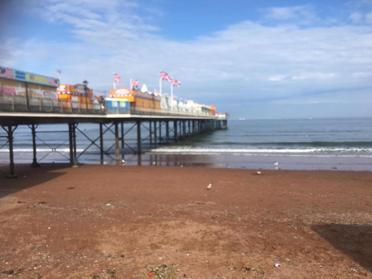 Barbie House ,Opposite The Beach & Paignton Pier , 2 Bedroom Apartment With Private Car Space & Garden , Free Access Next Door To The Stunning Ballet & Make Up School & A Beautiful Ladys Beauty Salon (Adults Only) 외부 사진