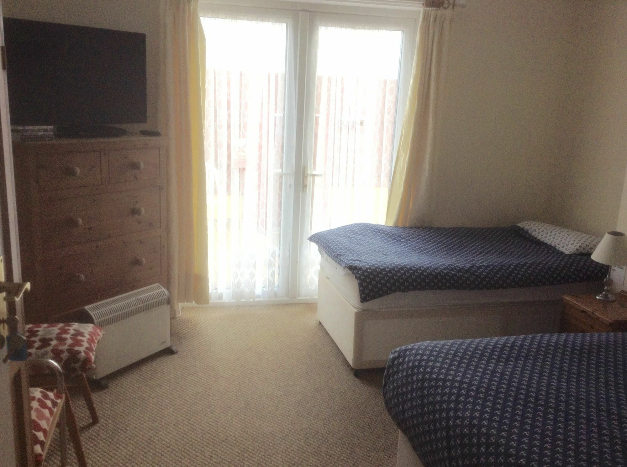 Barbie House ,Opposite The Beach & Paignton Pier , 2 Bedroom Apartment With Private Car Space & Garden , Free Access Next Door To The Stunning Ballet & Make Up School & A Beautiful Ladys Beauty Salon (Adults Only) 외부 사진